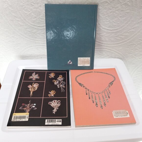 3 Books Costume Jewelry Compacts & 40s & 50's Popular Jewelry - Picture 7 of 8
